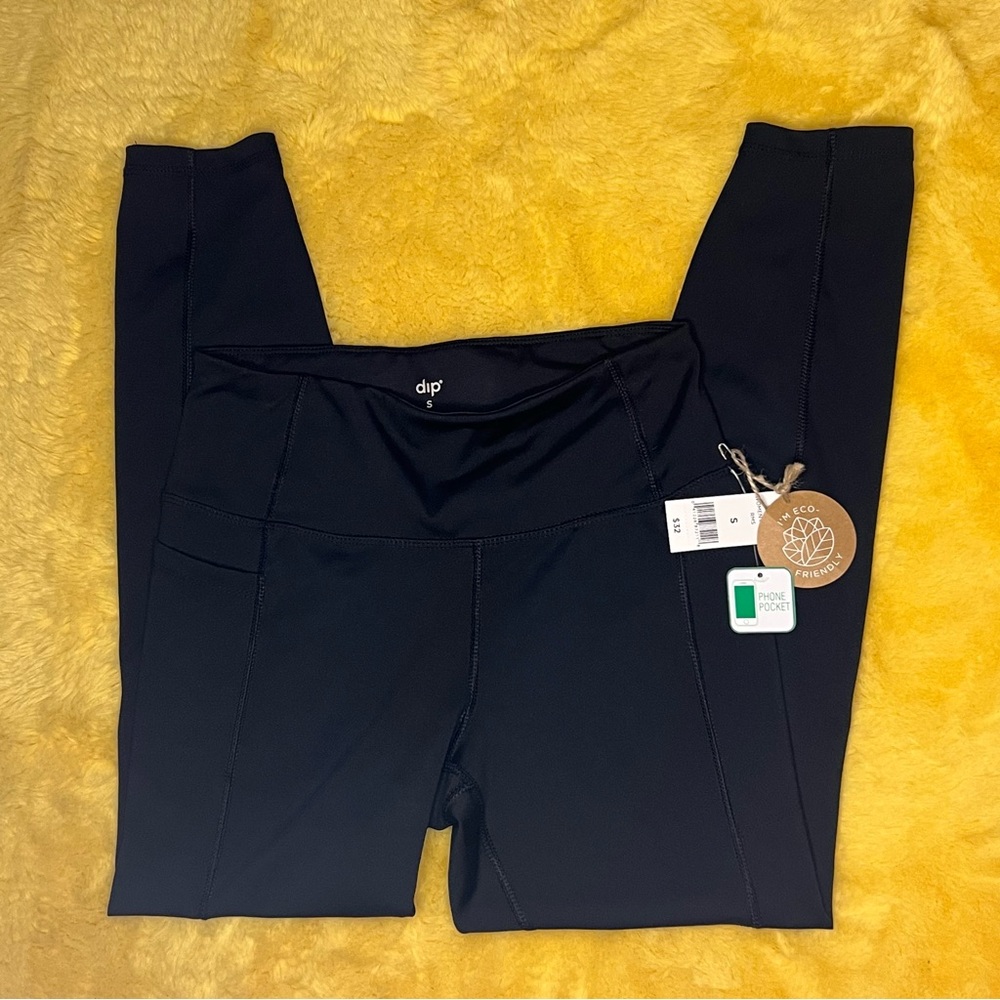 Women’s athletic yoga pants size small